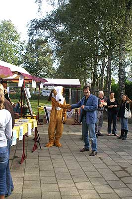 Arjen Roos op het Dierenasiel tijdens de open dag